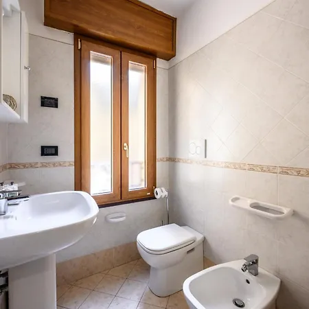 Emilia 6 Apartment *