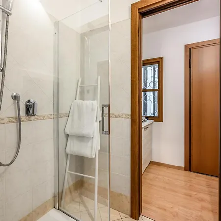 Emilia 6 Apartmán *